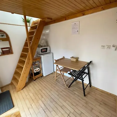 דירה Super Small Micro-treehouse In The Centre