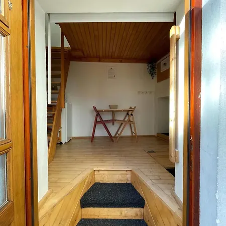 Super Small Micro-treehouse In The Centre Daire Ljubljana