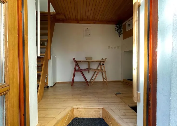 Super Small Micro-treehouse In The Centre Apartment Laibach